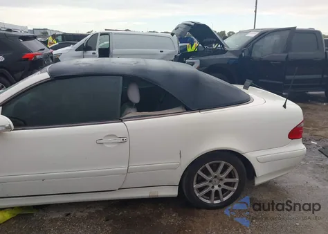 2003 Mercedes-Benz Clk 320 z USA, uszkodzony, nr VIN WDBLK65G53T144029